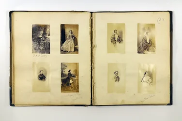 Fotoalbum som innehåller porträtt av Romsey dignitärer (bw photos) (se 321968)